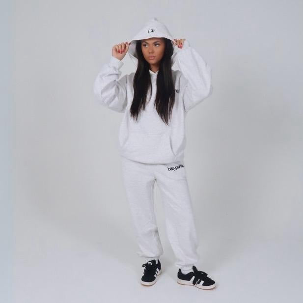 cloud - the oversized hoodie